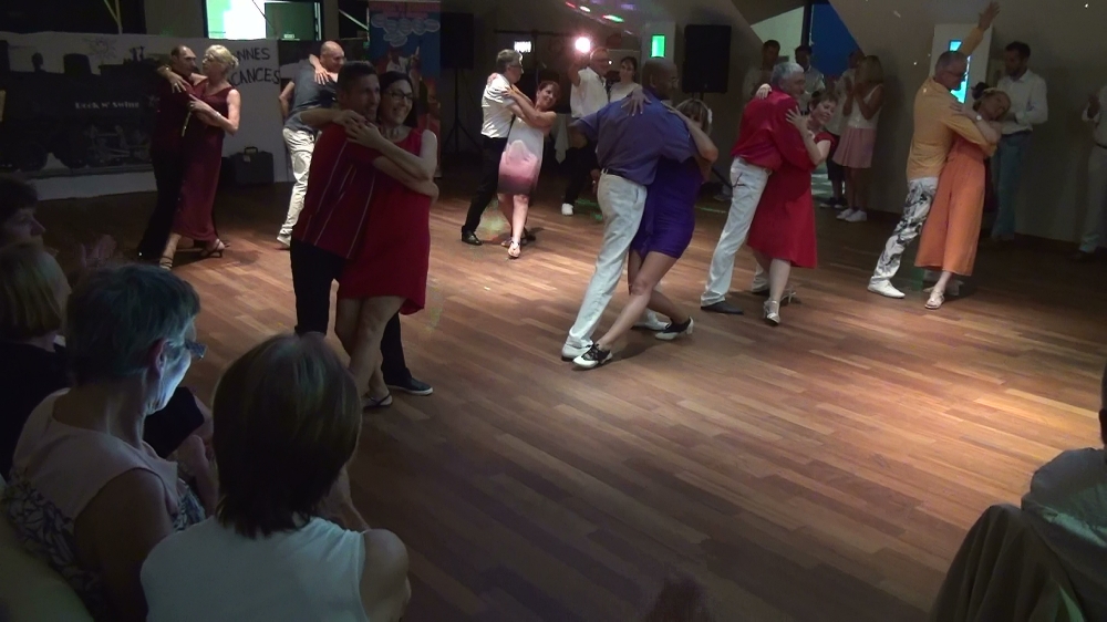 ../Images/BACHATA_28-06-2019-soiree_GALA_2019 (1).jpg